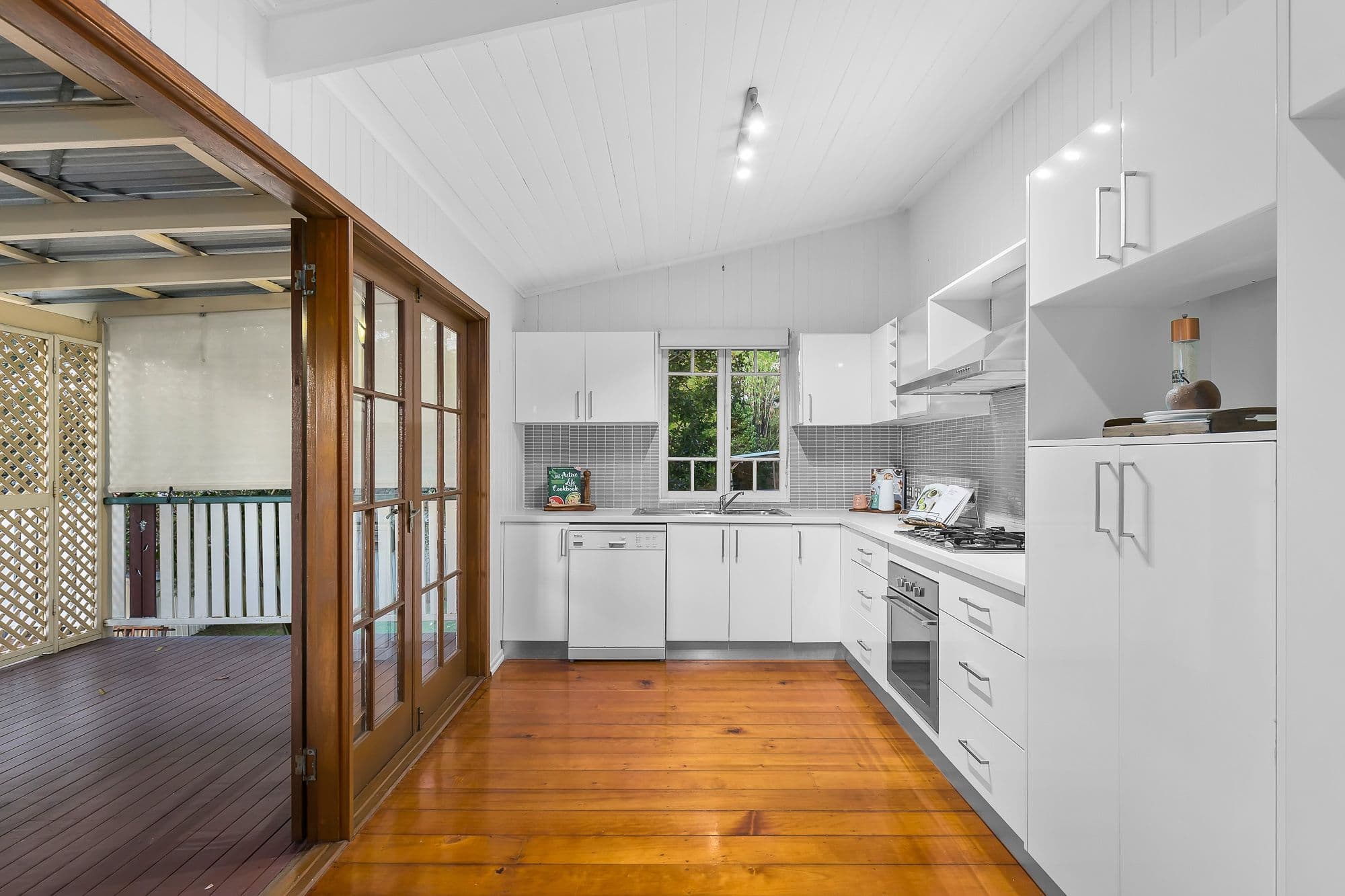 26 Raff Avenue, Holland Park QLD 4121, Holland Park - Thumbnail 5
