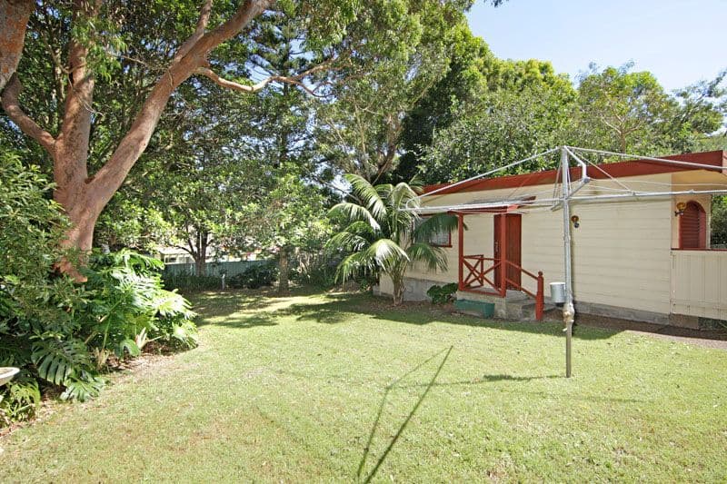 10 Poplars Avenue, BATEAU BAY NSW 2261, Bateau Bay - Thumbnail 2