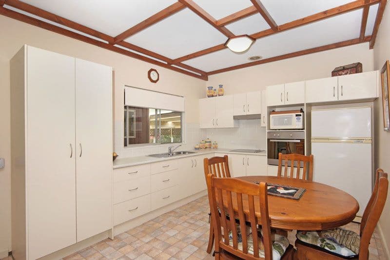10 Poplars Avenue, BATEAU BAY NSW 2261, Bateau Bay - Thumbnail 4