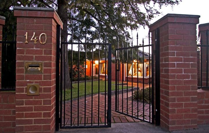 140 Graham Road, VIEWBANK VIC 3084, Viewbank - Thumbnail 2
