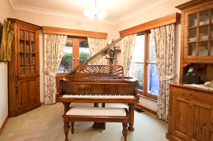 140 Graham Road, VIEWBANK VIC 3084, Viewbank - Thumbnail 4