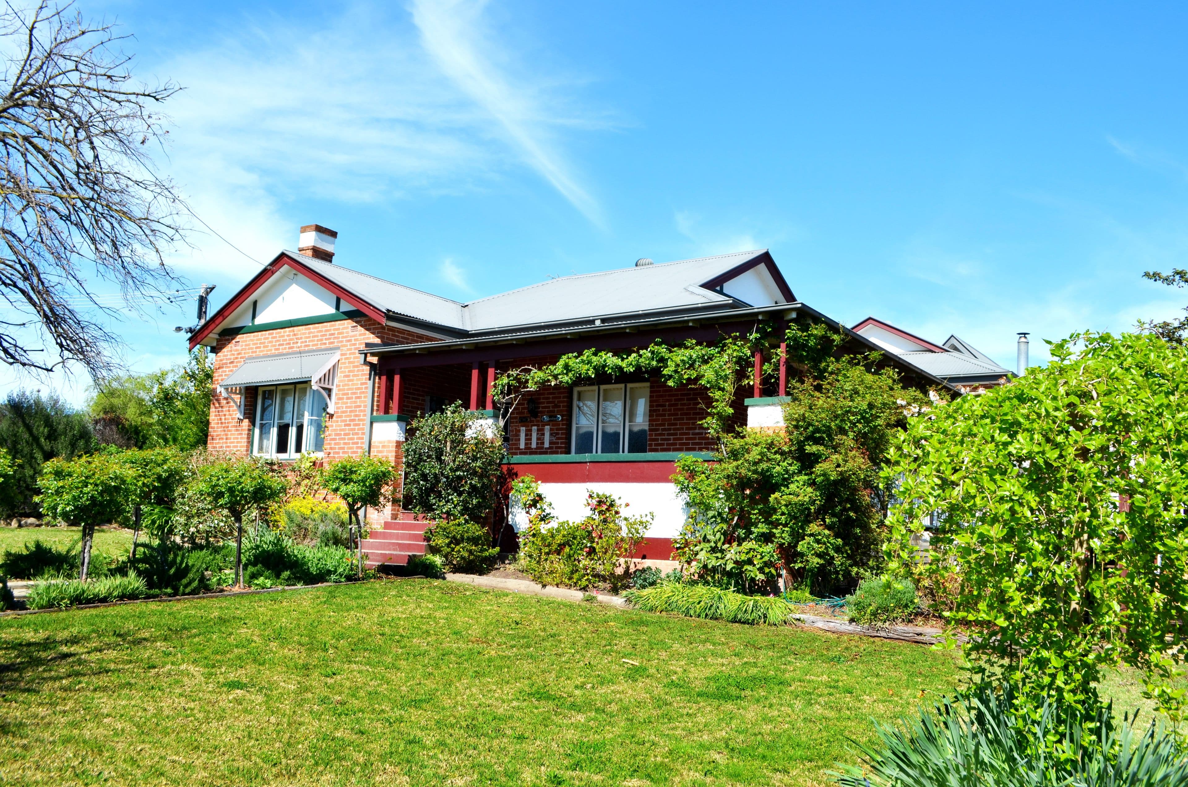 141 Simpson Street, Tumut - Image 1