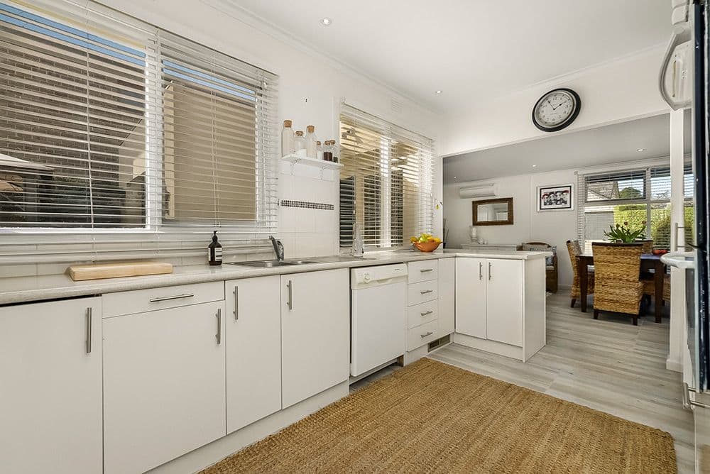 9 Seaview Street, Mount Waverley VIC 3149, Mount Waverley - Thumbnail 4