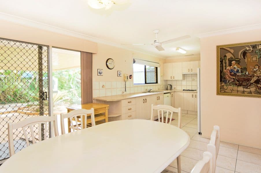 31 Manakin Avenue, BURLEIGH WATERS QLD 4220, Burleigh Waters - Thumbnail 3