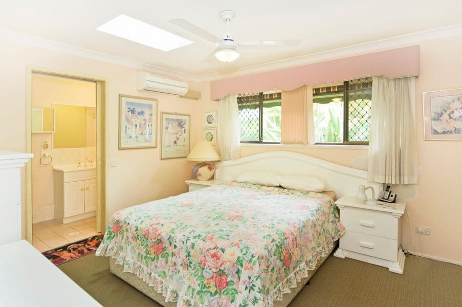 31 Manakin Avenue, BURLEIGH WATERS QLD 4220, Burleigh Waters - Thumbnail 5