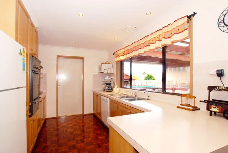 28 Somes Street, WANTIRNA SOUTH VIC 3152, Wantirna South - Thumbnail 4