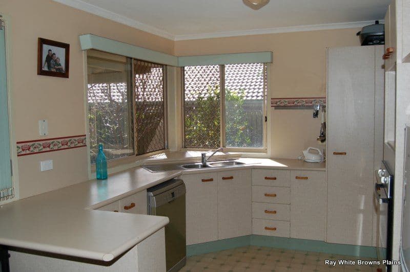 4 Mercedes Court, Rosanna, Rosanna - Thumbnail 2
