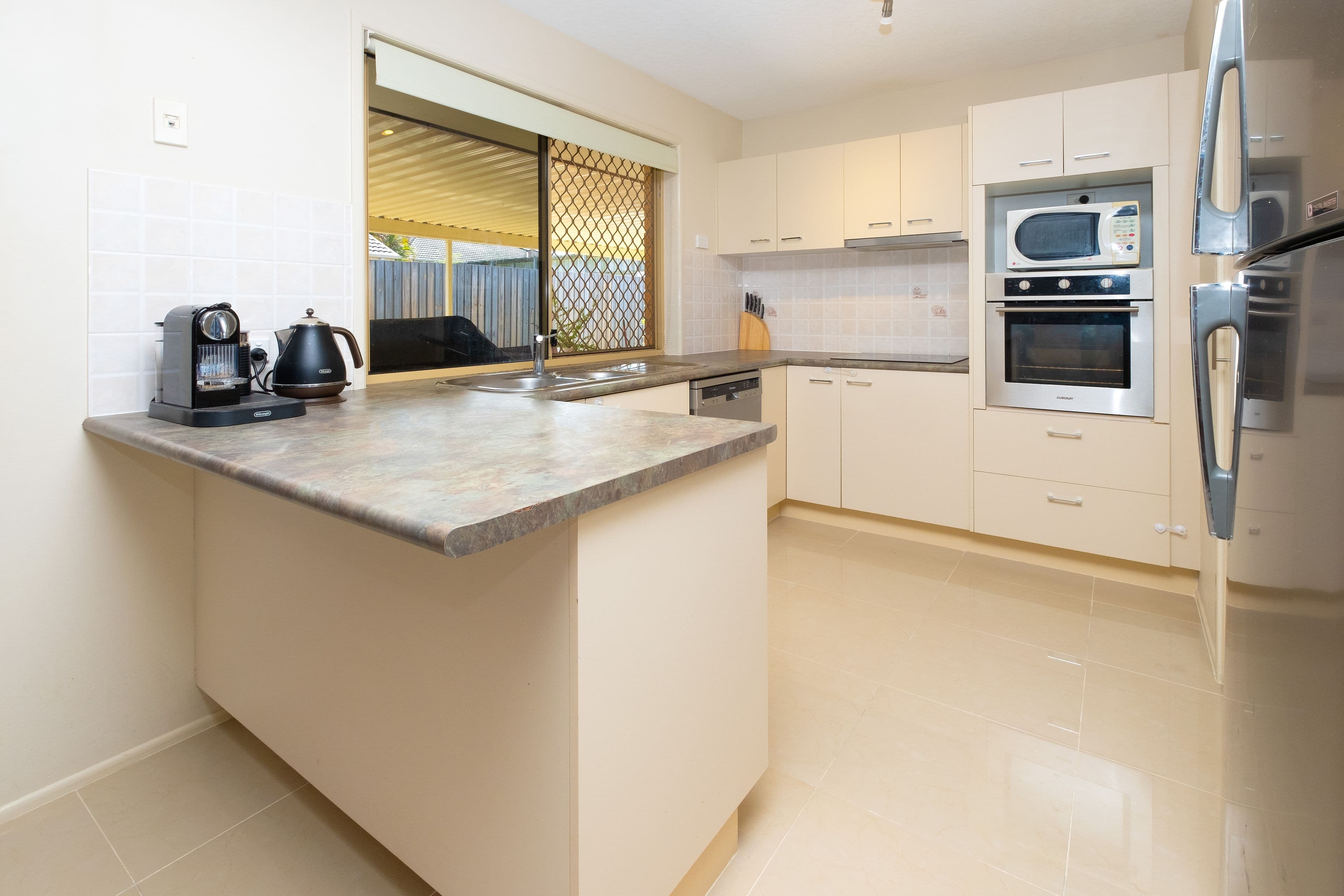 9 Robert South Drive, Crestmead QLD 4132, Crestmead - Thumbnail 2