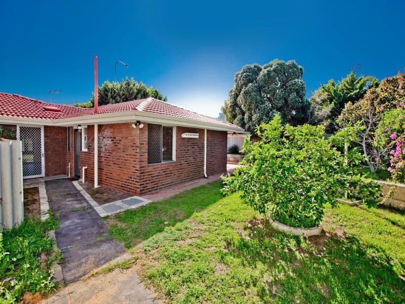 2a Cook Avenue, HILLARYS WA 6025, Hillarys - Thumbnail 2