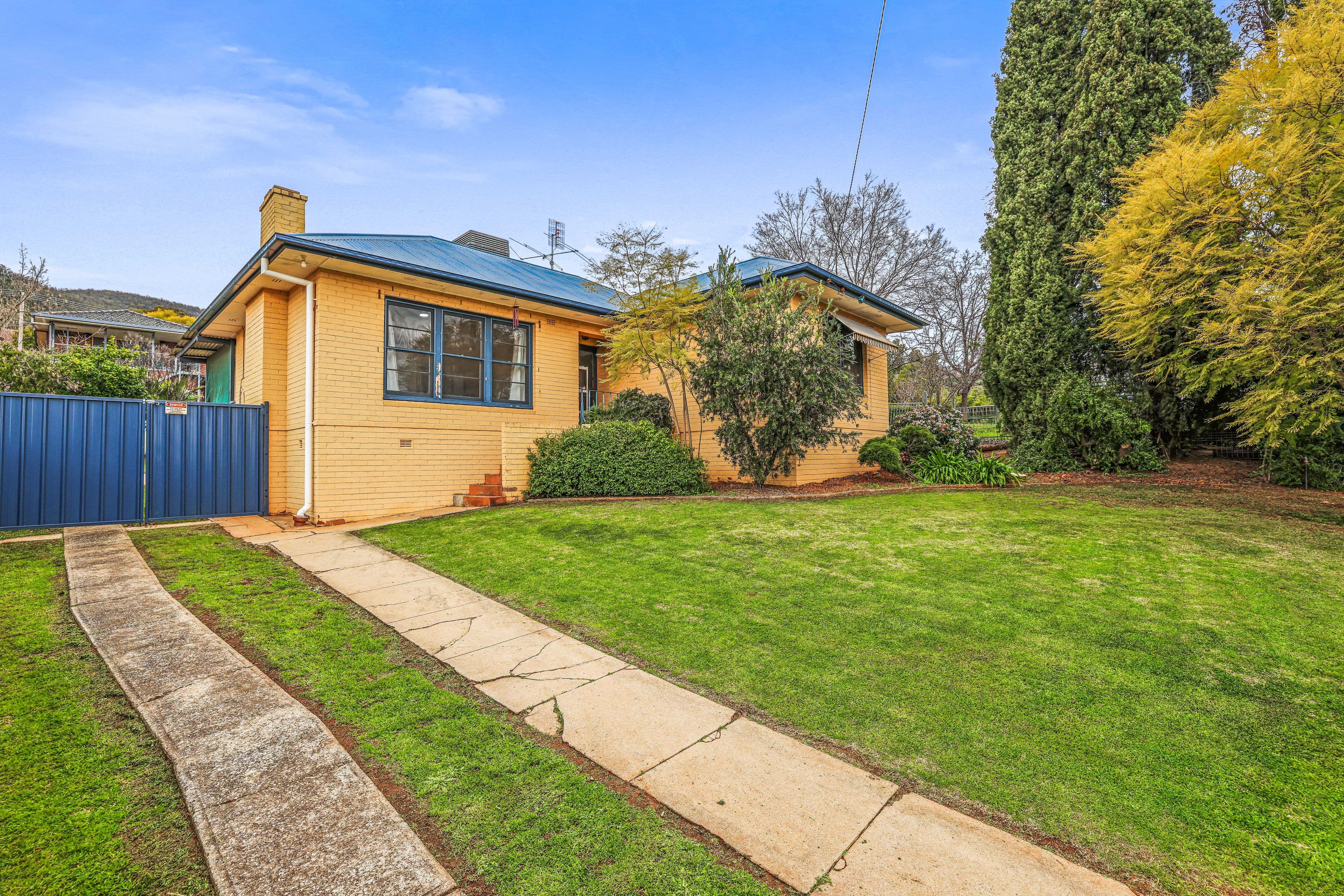 152 Napier Street, Tamworth NSW 2340, East Tamworth - Image 1