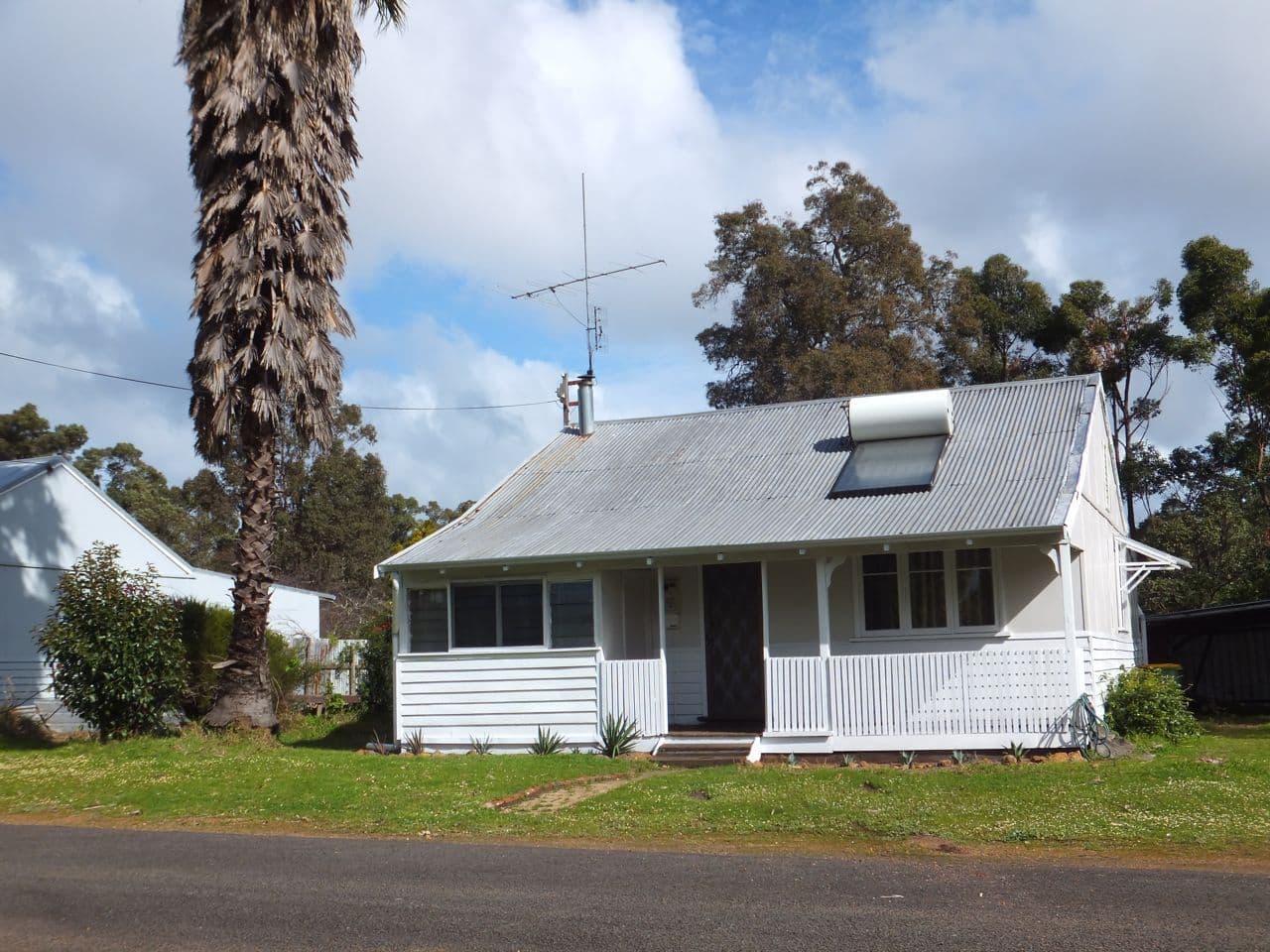 GREENBUSHES WA 6254, Greenbushes - Image 1