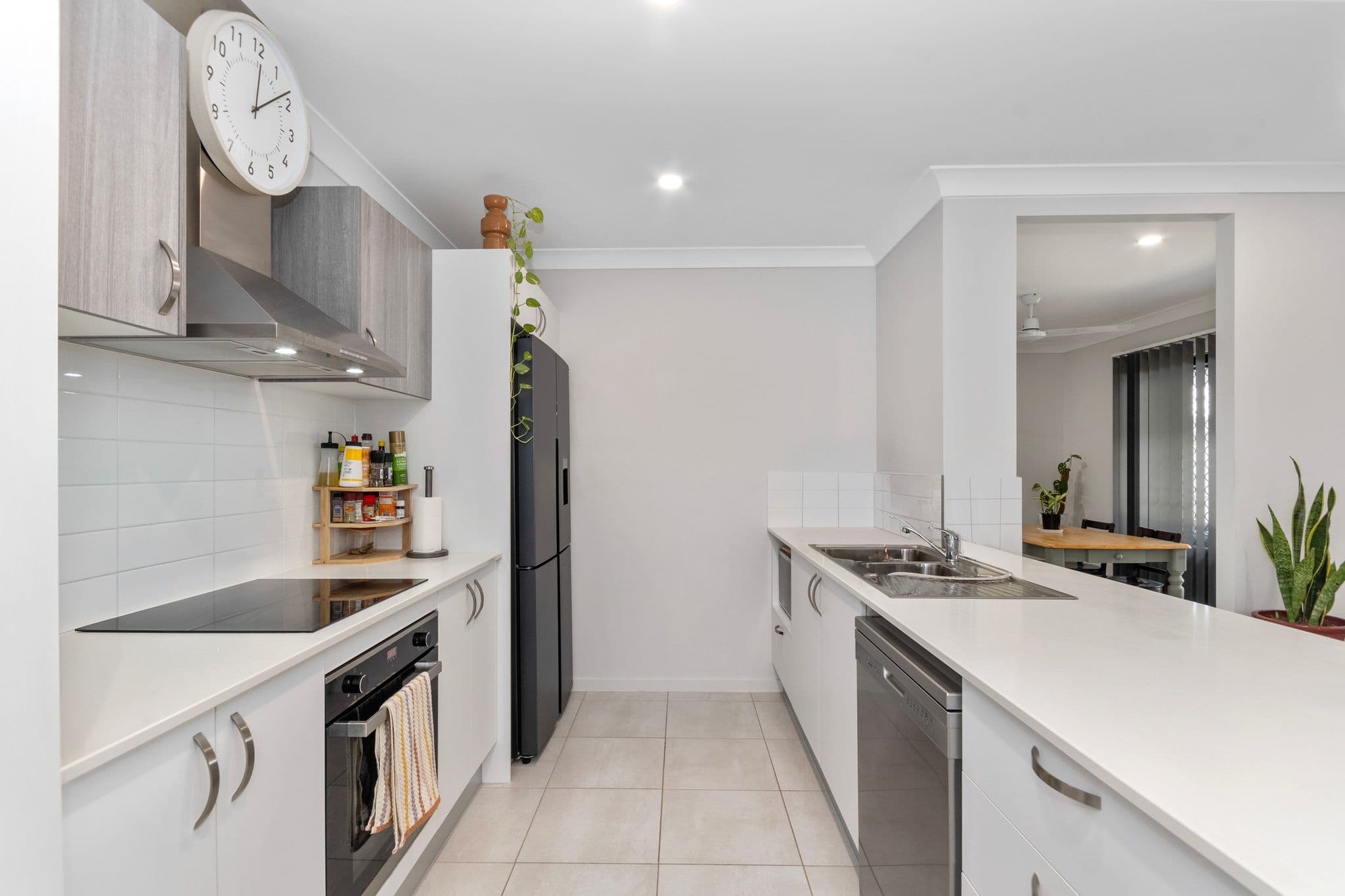 19 Summerset Drive, Mount Louisa QLD 4814, Mount Louisa - Thumbnail 2