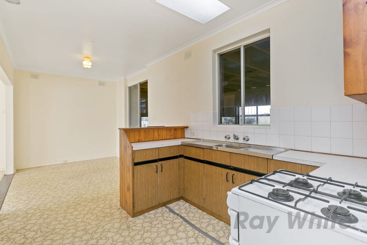 18 Crittenden Road, Morphett Vale SA 5162, Morphett Vale - Thumbnail 6