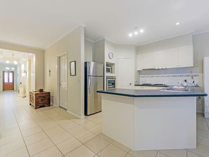 32 Baltimore Drive, Point Cook VIC 3030, Point Cook - Thumbnail 3