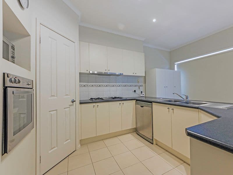 32 Baltimore Drive, Point Cook VIC 3030, Point Cook - Thumbnail 4