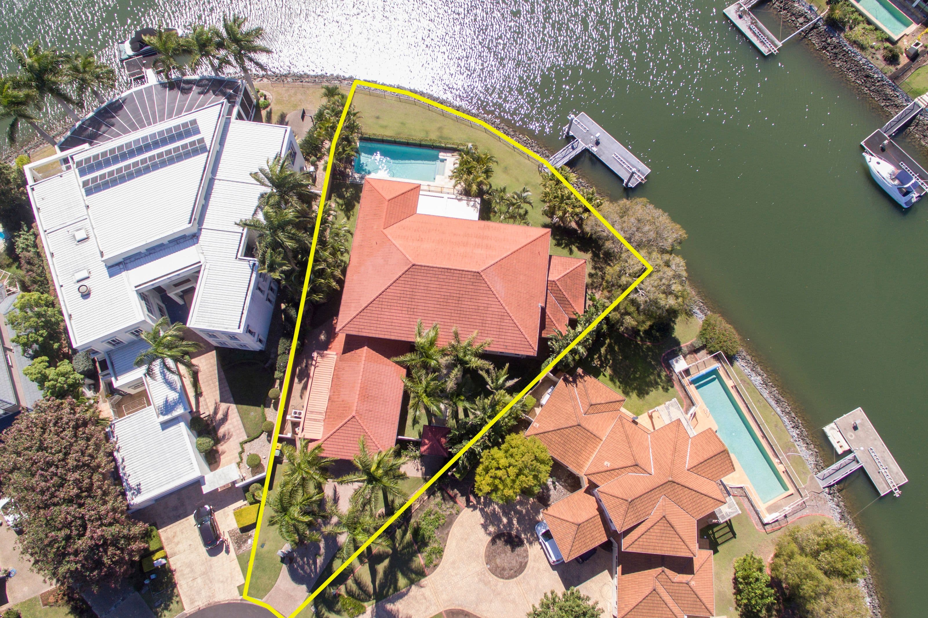 1076 Killymoon Drive, Hope Island QLD 4212, Hope Island - Thumbnail 2