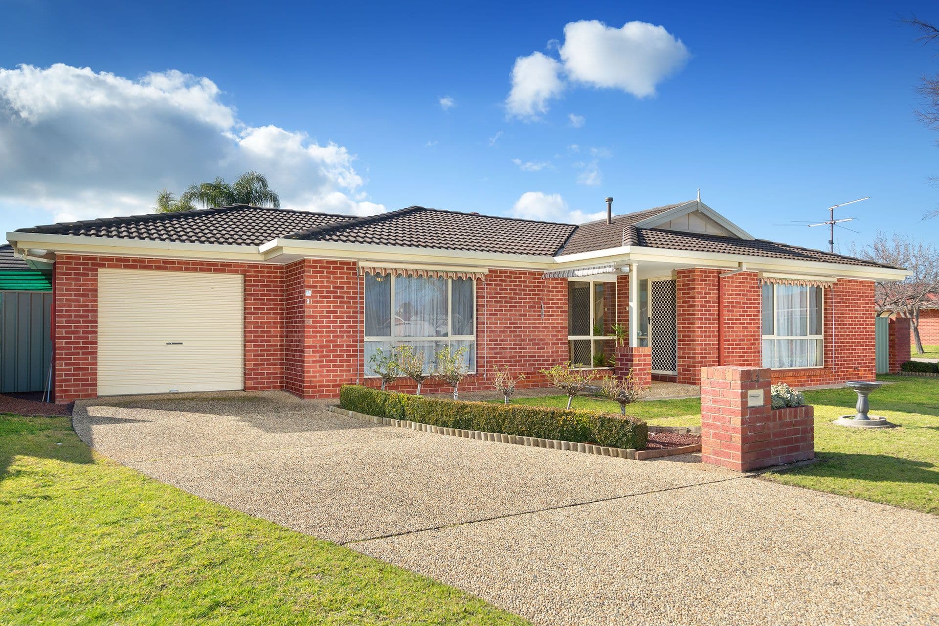 3 Privett Place, Lavington - Image 1