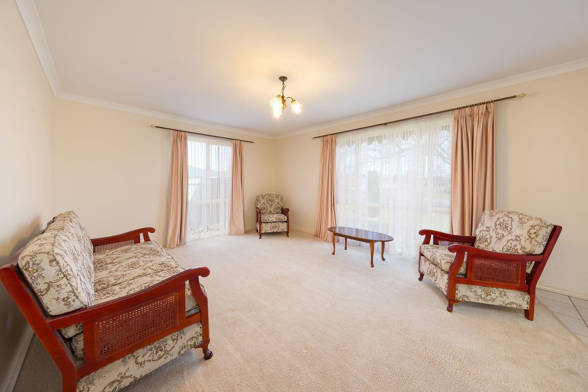 3 Privett Place, Lavington - Thumbnail 3