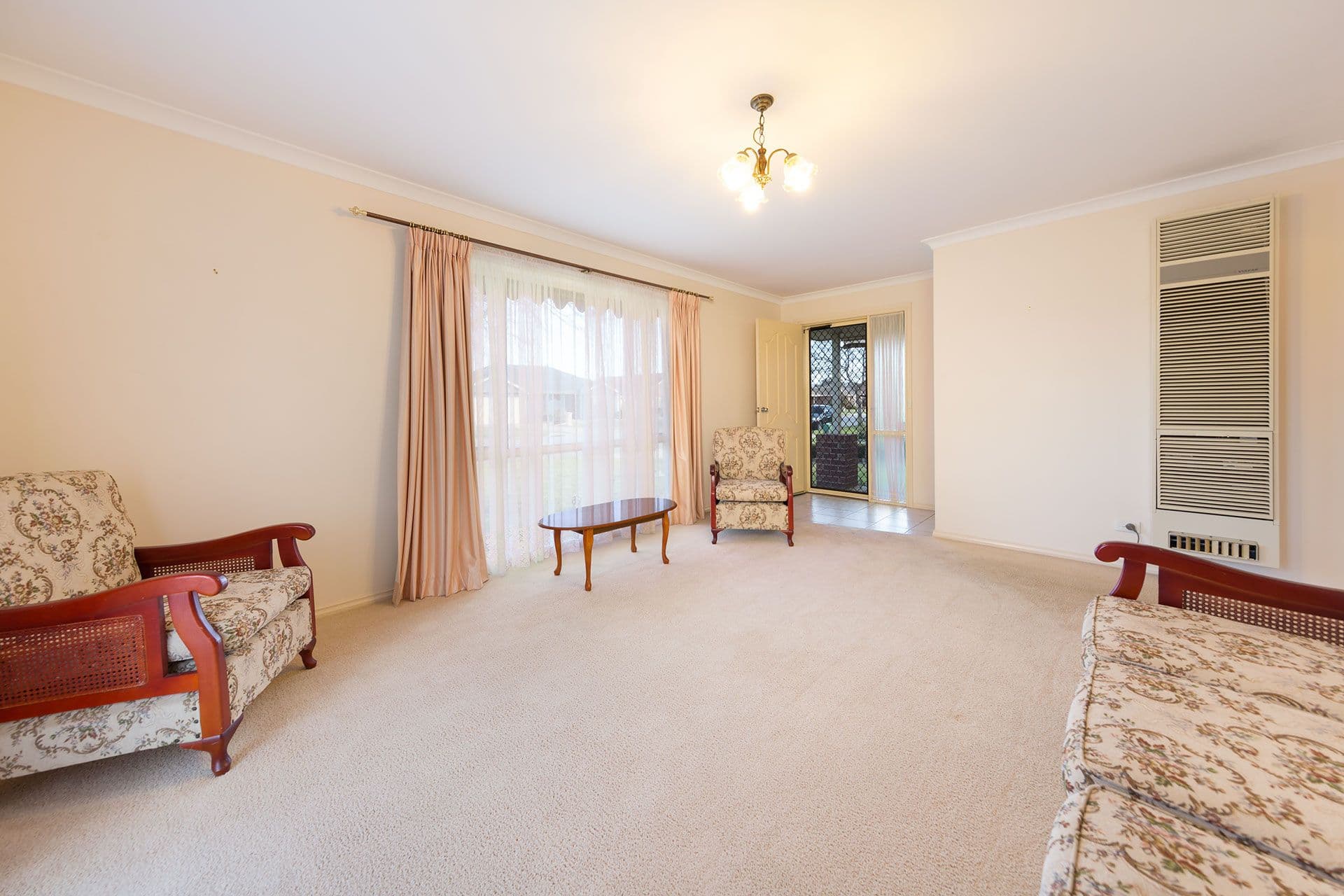 3 Privett Place, Lavington - Thumbnail 4