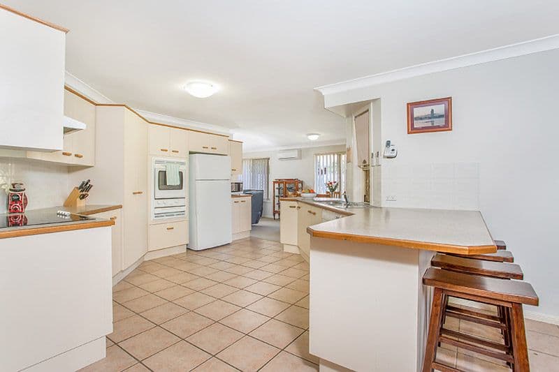 42 Whitby Street, BRACKEN RIDGE QLD 4017, Bracken Ridge - Thumbnail 2
