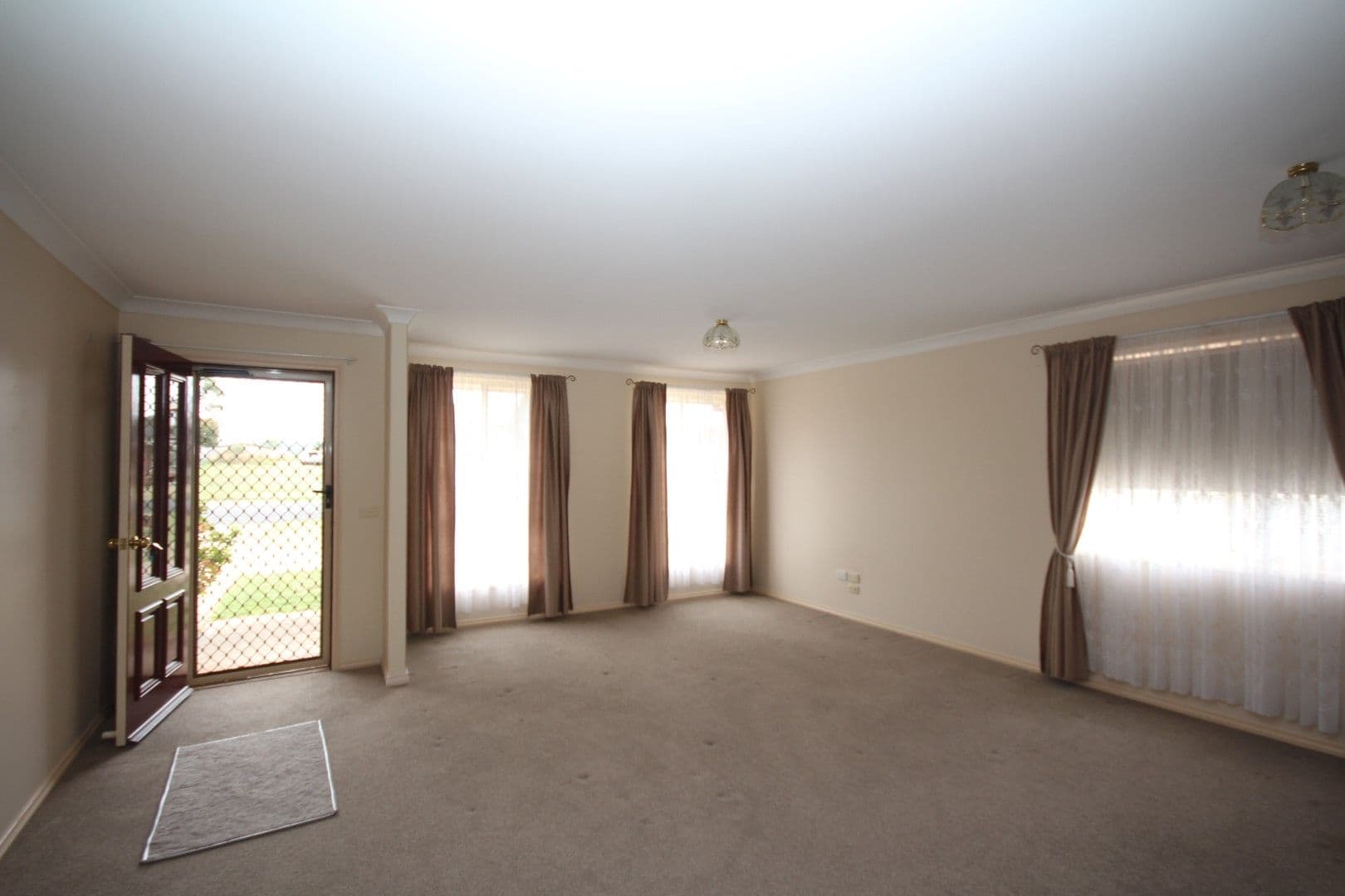 1 Queen Street, Oberon NSW 2787, Oberon - Thumbnail 3
