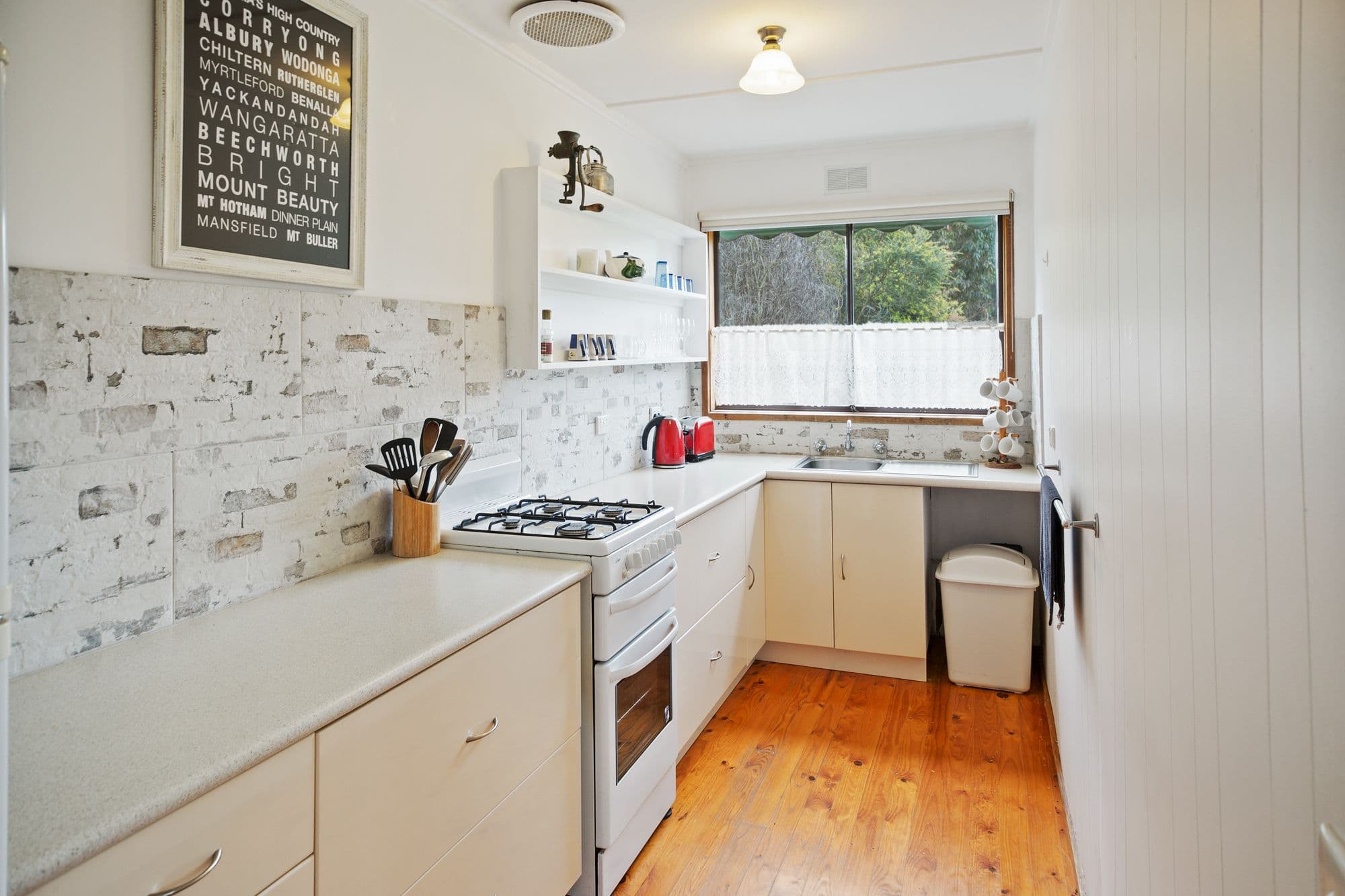 128 Pollock Avenue, Bonnie Doon VIC 3720, Bonnie Doon - Thumbnail 3