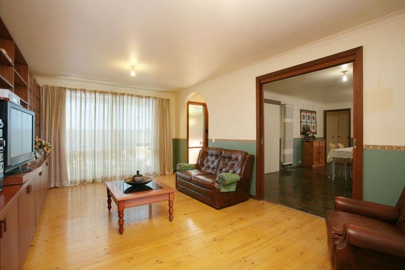 19 Yarra Road, CROYDON VIC 3136, Croydon - Thumbnail 2