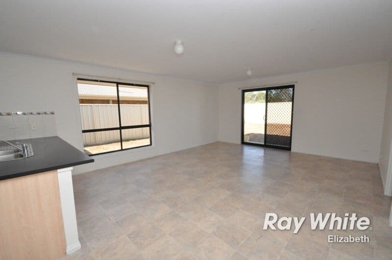 5 Grace Boulevard, SMITHFIELD PLAINS SA 5114, Smithfield Plains - Thumbnail 4