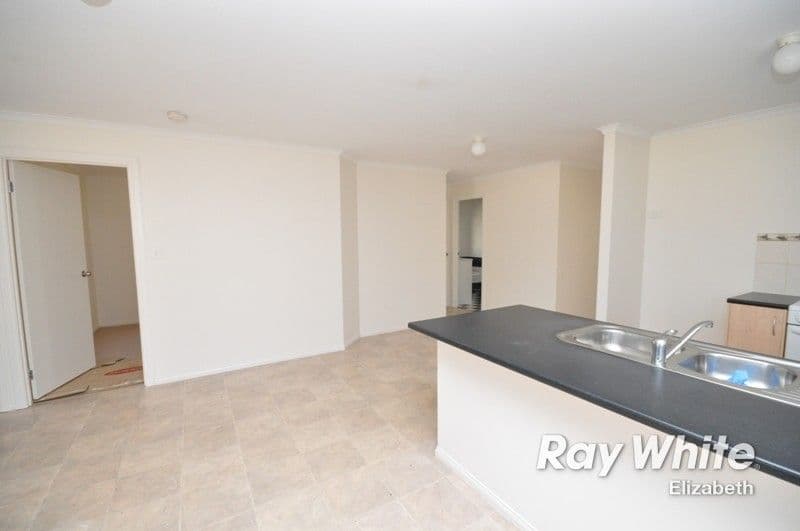 5 Grace Boulevard, SMITHFIELD PLAINS SA 5114, Smithfield Plains - Thumbnail 7