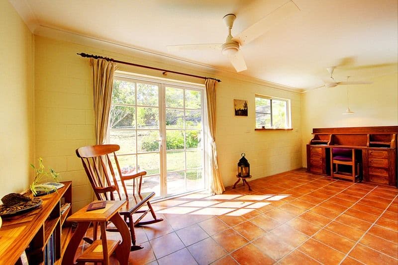 22 Mt Elliot Drive, ALLIGATOR CREEK QLD 4816, Alligator Creek - Thumbnail 4
