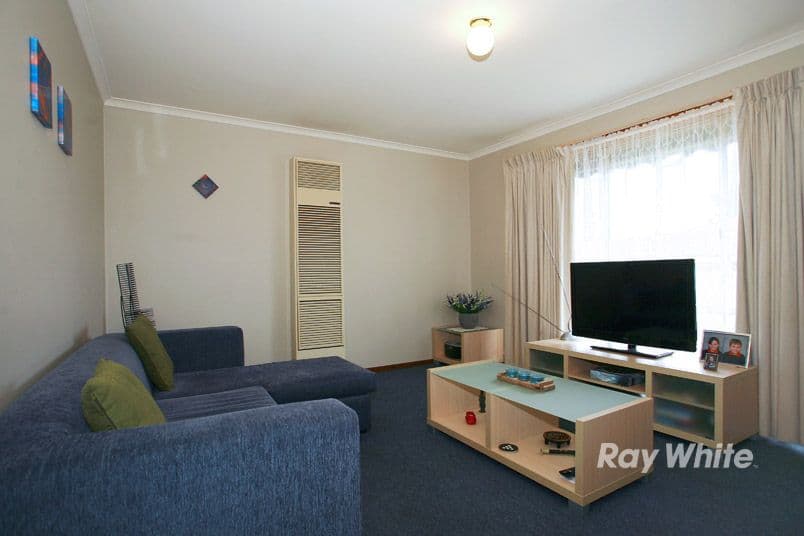 12 Isaac Smith Crescent, CRANBOURNE VIC 3977, Cranbourne - Thumbnail 2