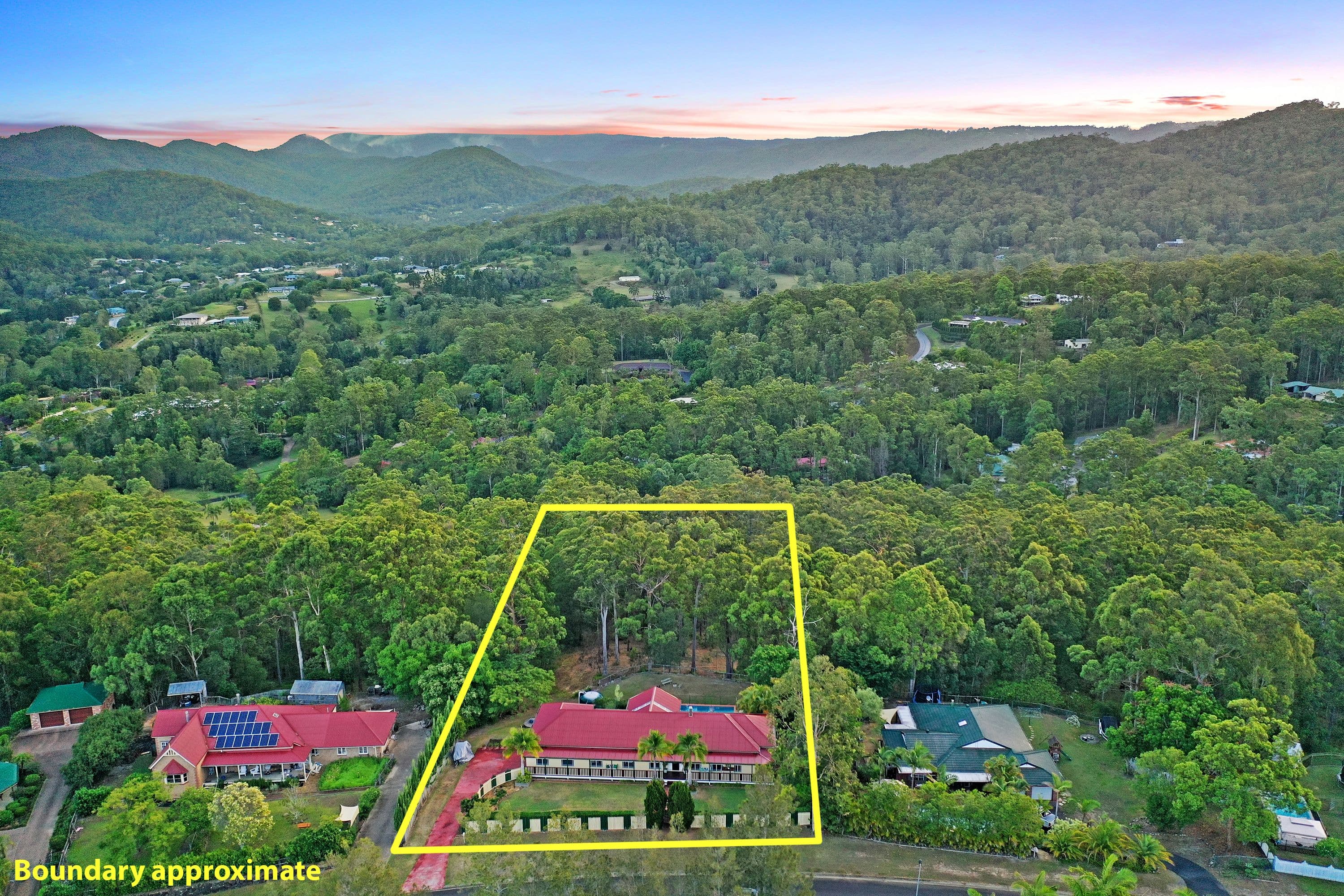 28 Sehmish Court, Bonogin QLD 4213, Bonogin - Thumbnail 2