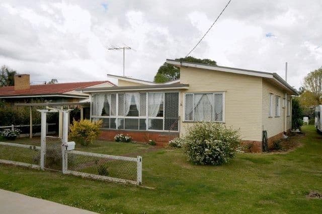8 Wilfred Street, HARRISTOWN QLD 4350, Harristown - Image 1
