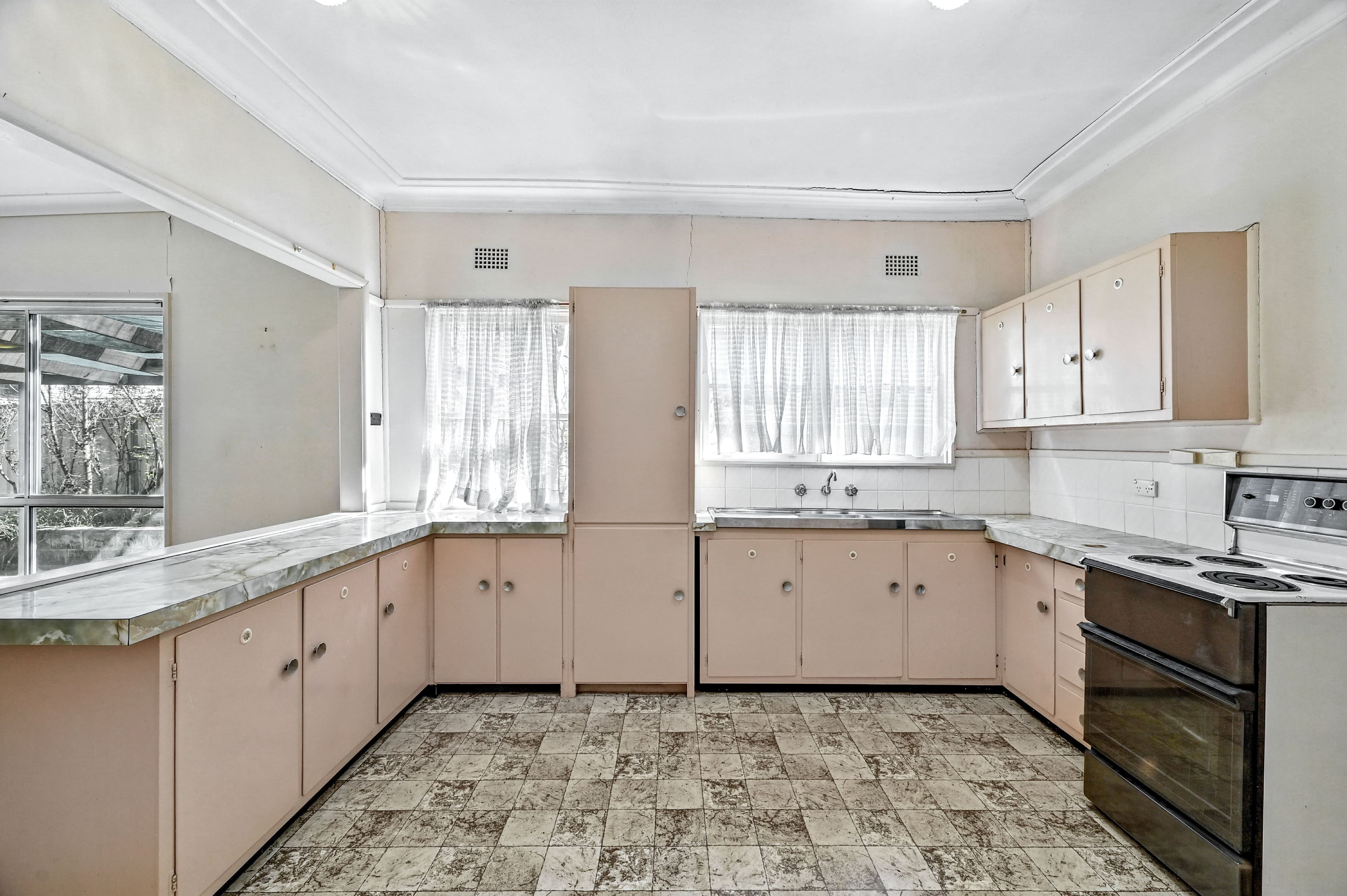 11 Ronald Street, Campbelltown NSW 2560, Campbelltown - Thumbnail 4