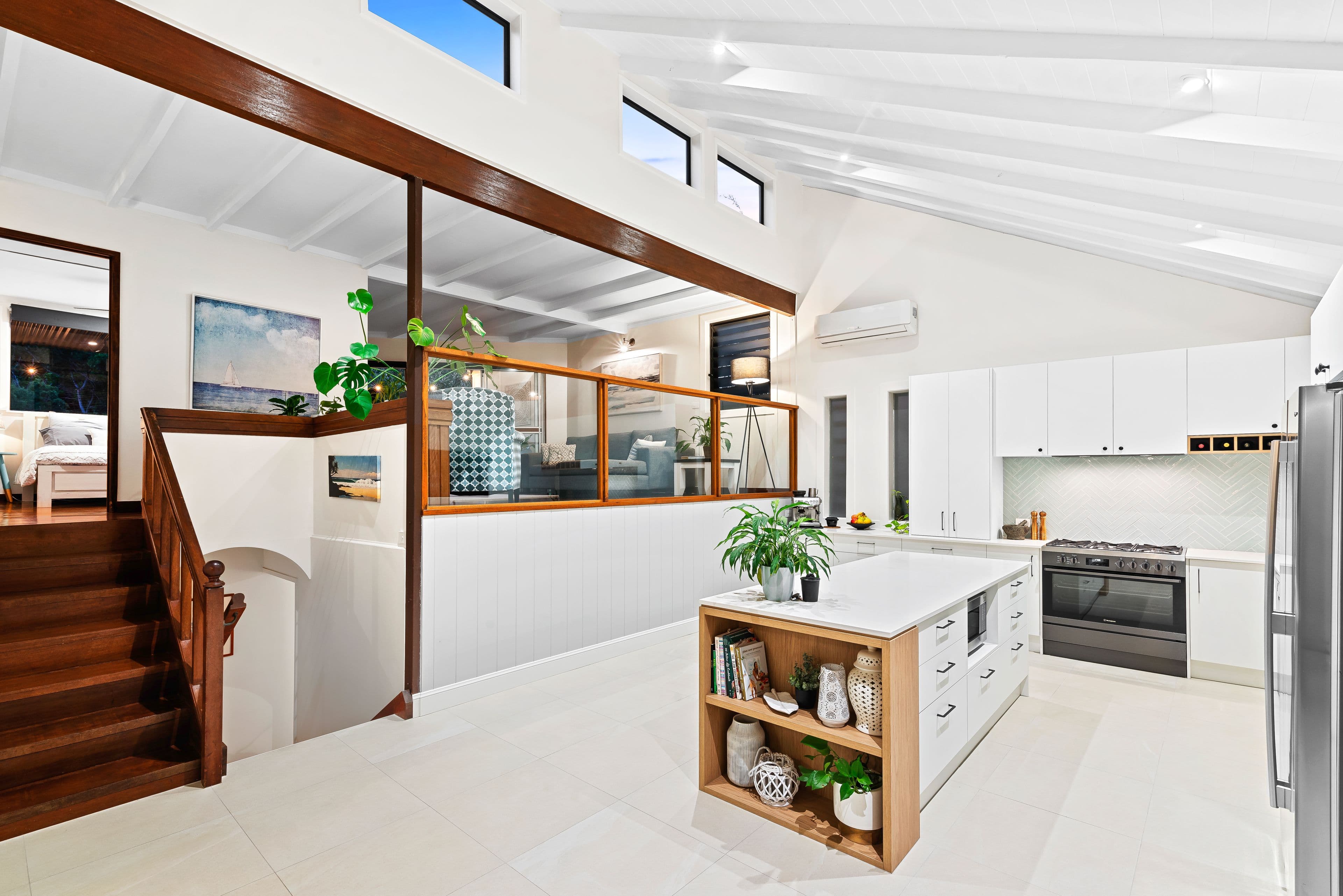 19 Crest Drive, Currumbin QLD 4223, Currumbin - Thumbnail 4