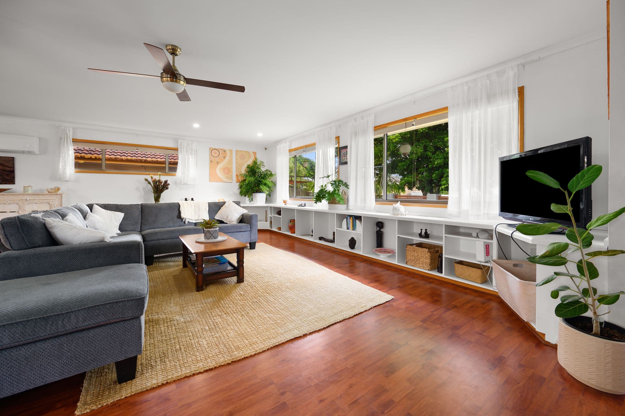 38 Burrinjuck Drive, Coombabah QLD 4216, Coombabah - Thumbnail 2