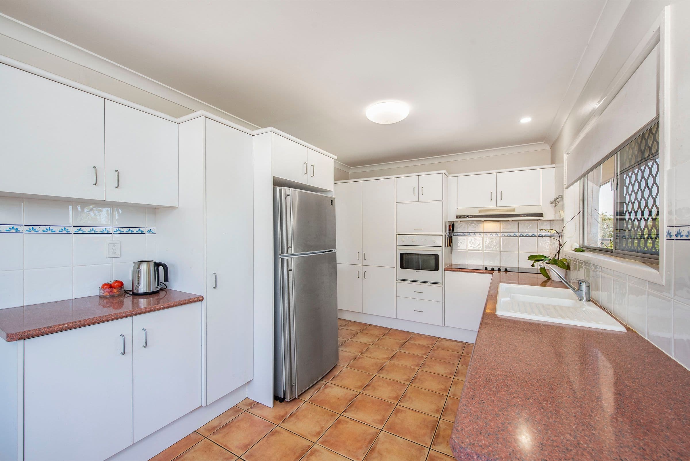 17 Pareena Crescent, Mansfield QLD 4122, Mansfield - Thumbnail 2