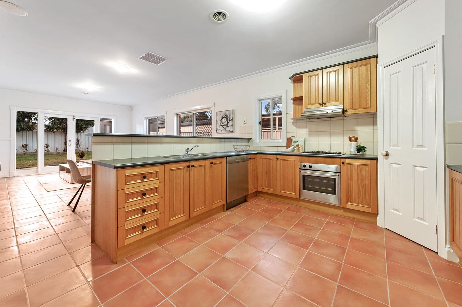 11 Eagle Court, Craigieburn VIC 3064, Craigieburn - Thumbnail 5