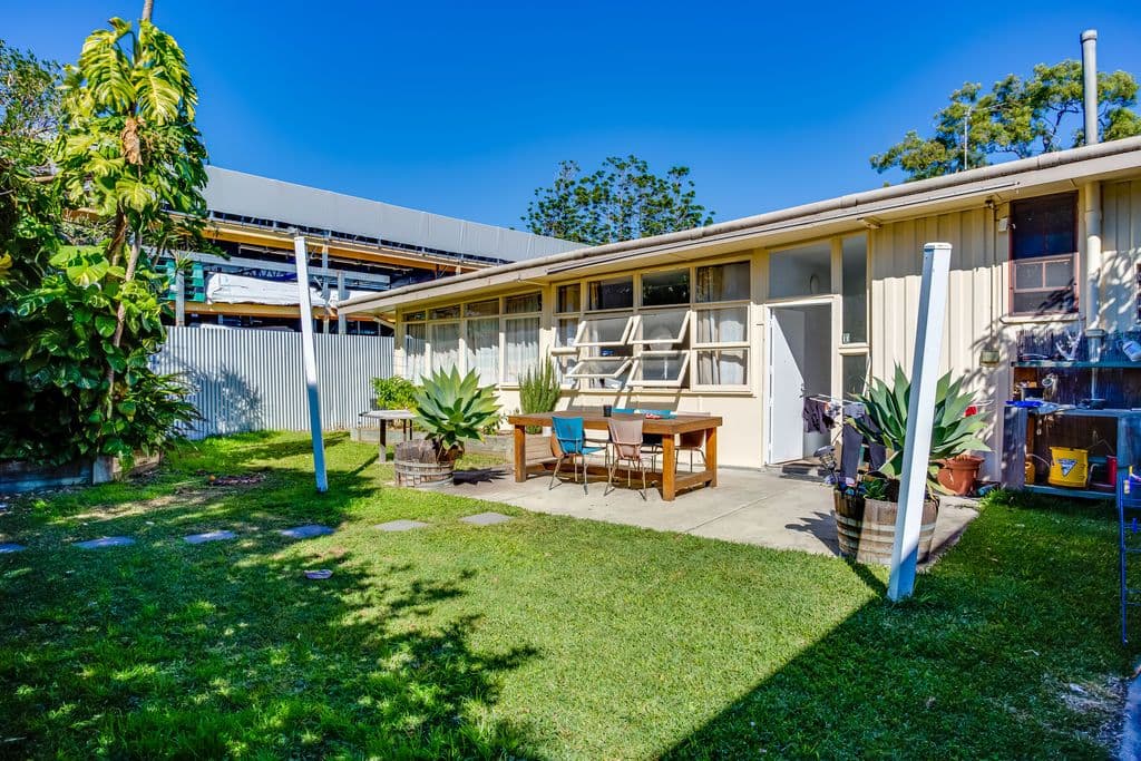 39 Paradise Avenue, Miami QLD 4220, Miami - Image 1