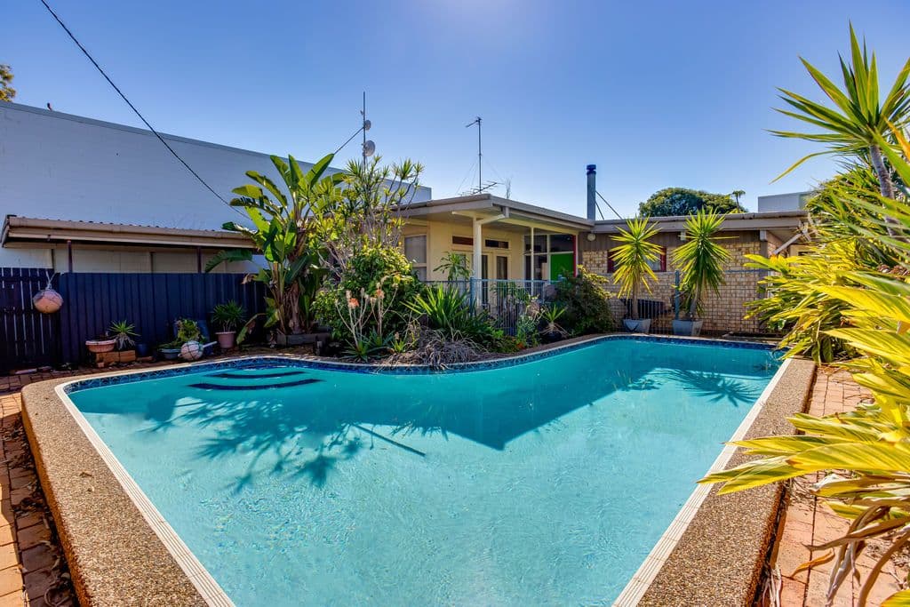 39 Paradise Avenue, Miami QLD 4220, Miami - Thumbnail 2