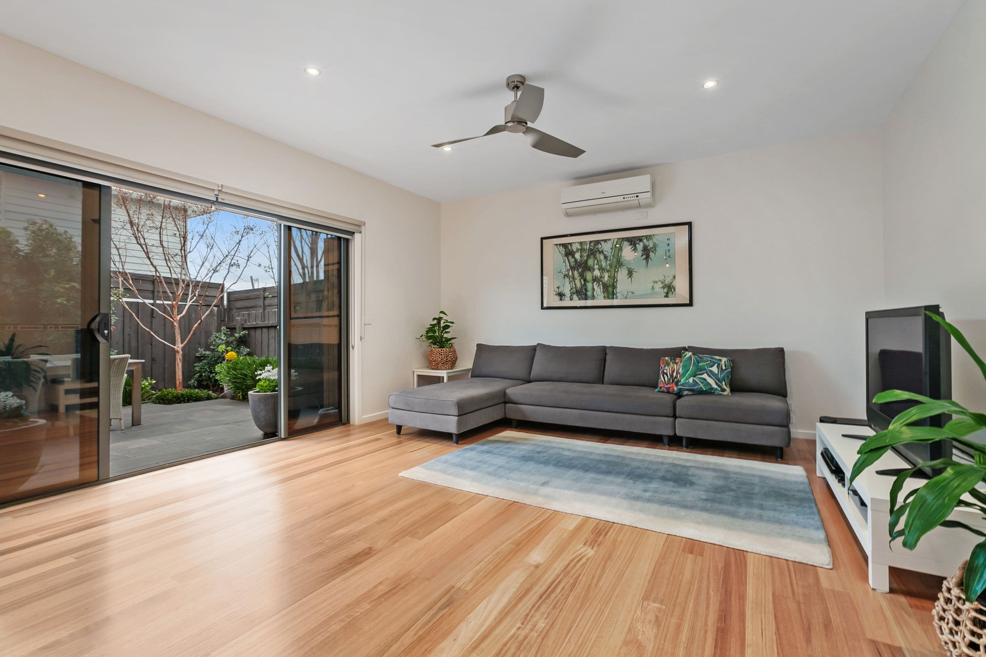 16 Lyonsville Avenue, Preston VIC 3072, Preston - Thumbnail 2
