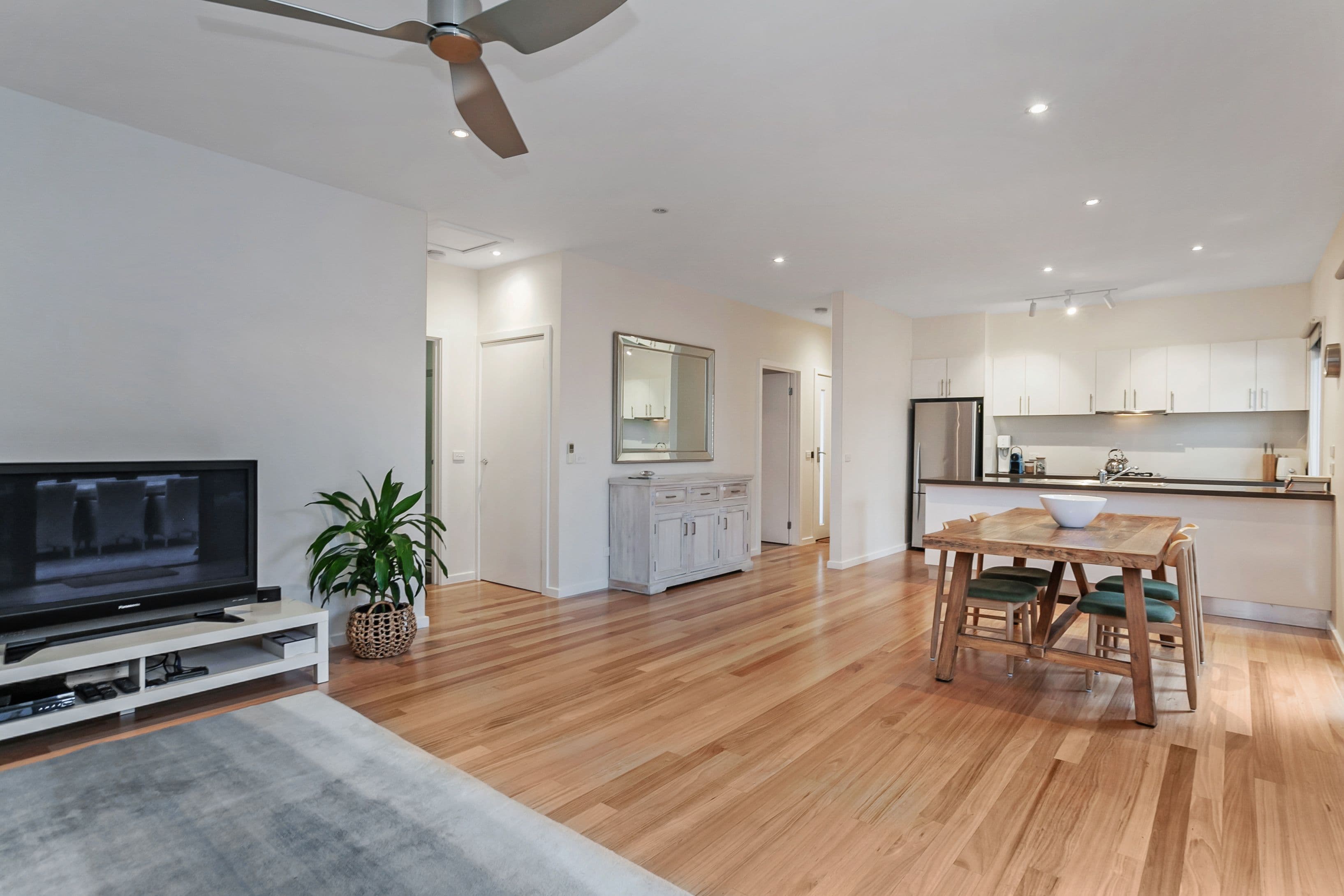 16 Lyonsville Avenue, Preston VIC 3072, Preston - Thumbnail 3