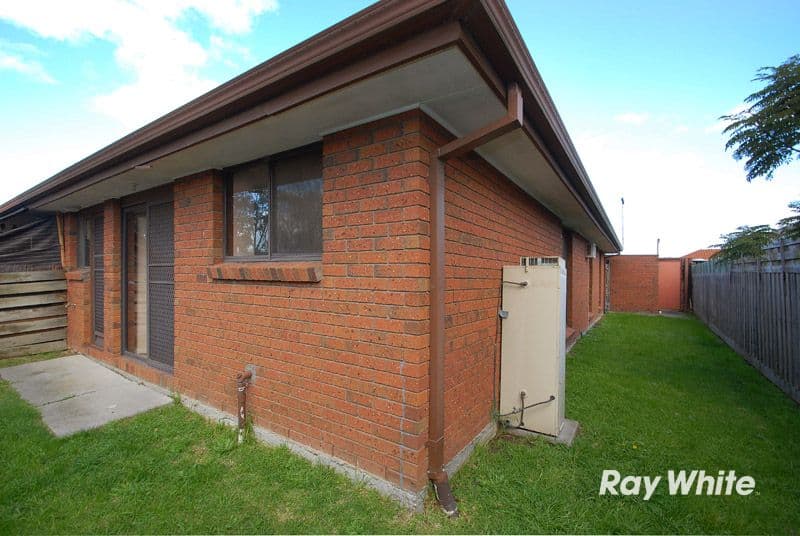 19 Lyall Street, CRANBOURNE VIC 3977, Cranbourne - Thumbnail 8