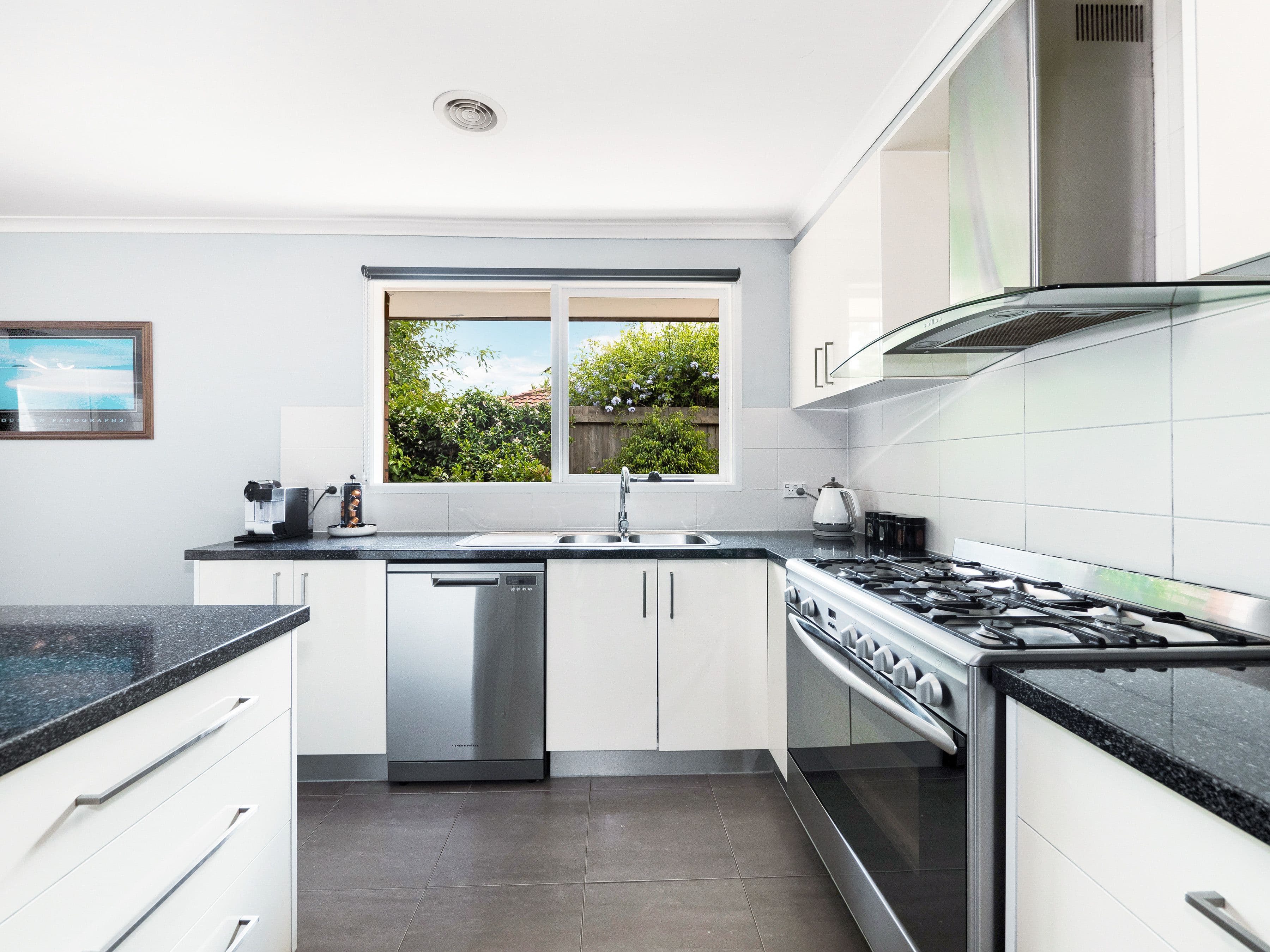 11 Caroline Crescent, Cranbourne West VIC 3977, Cranbourne West - Thumbnail 2
