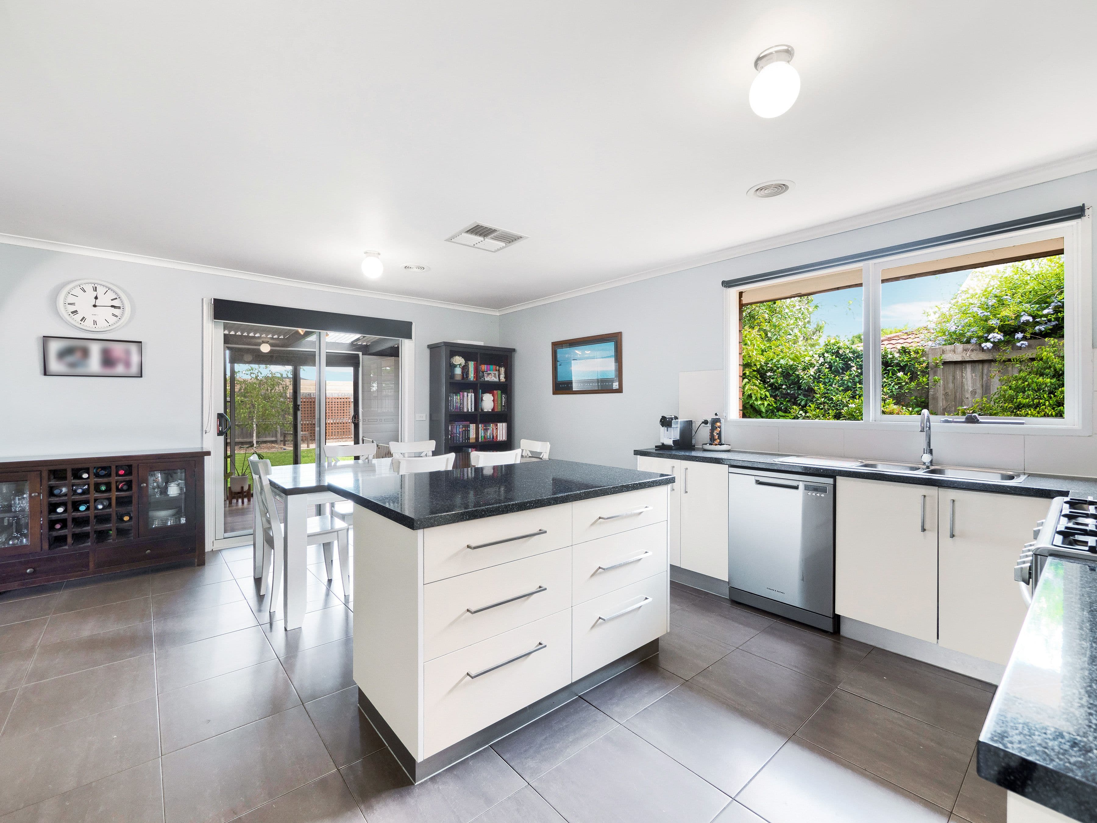 11 Caroline Crescent, Cranbourne West VIC 3977, Cranbourne West - Thumbnail 3