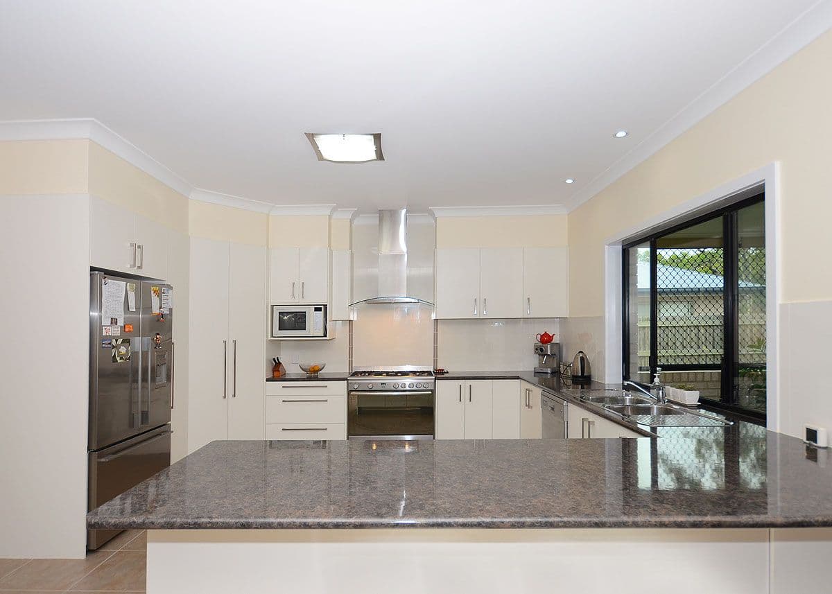 19 Heathland Avenue, WONDUNNA QLD 4655, Wondunna - Thumbnail 6