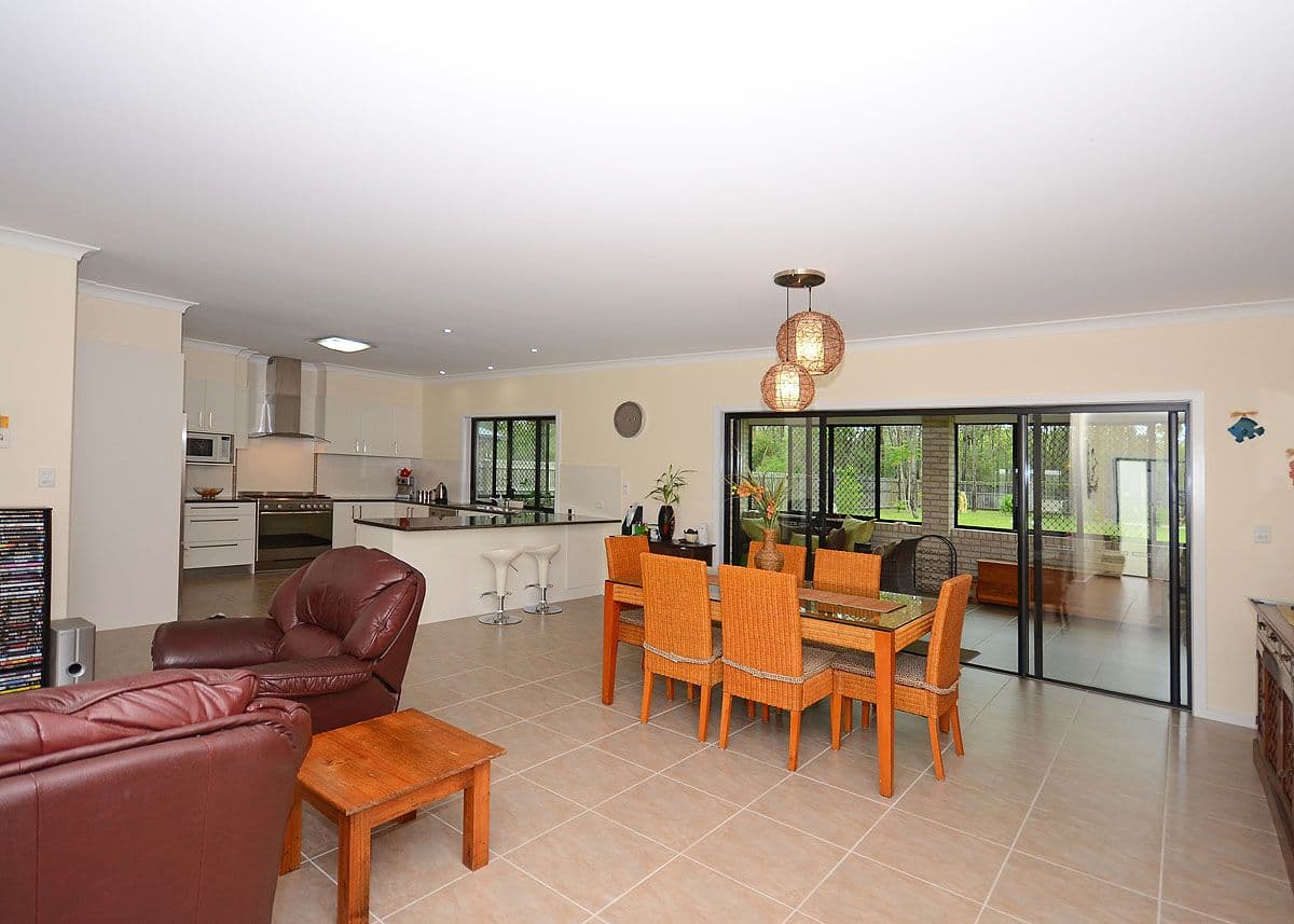 19 Heathland Avenue, WONDUNNA QLD 4655, Wondunna - Thumbnail 8