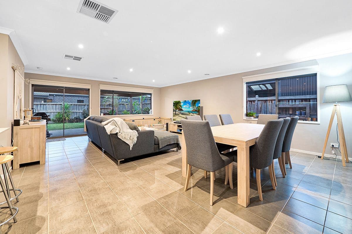 42 Freshwater Boulevard, Lyndhurst VIC 3975, Lyndhurst - Thumbnail 2