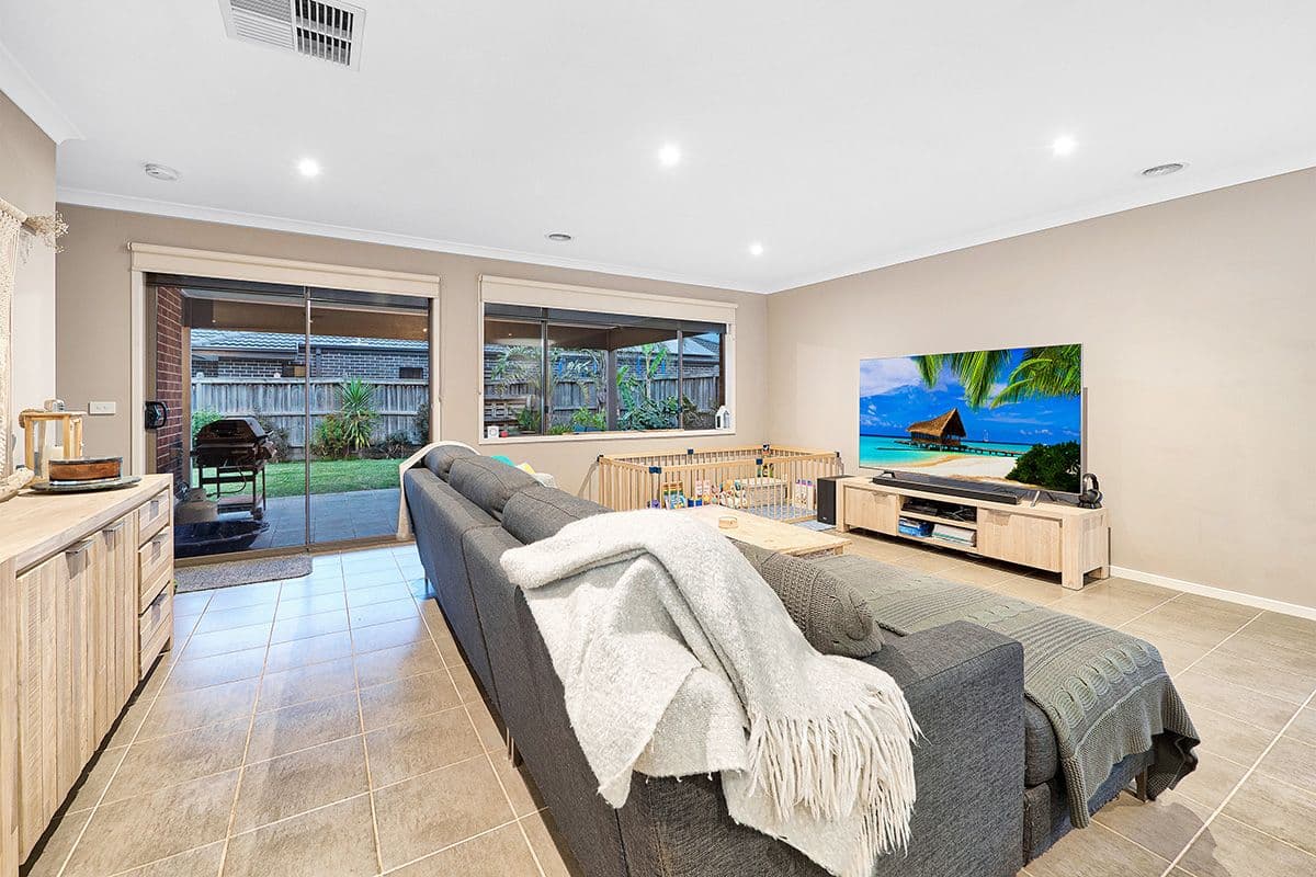 42 Freshwater Boulevard, Lyndhurst VIC 3975, Lyndhurst - Thumbnail 3
