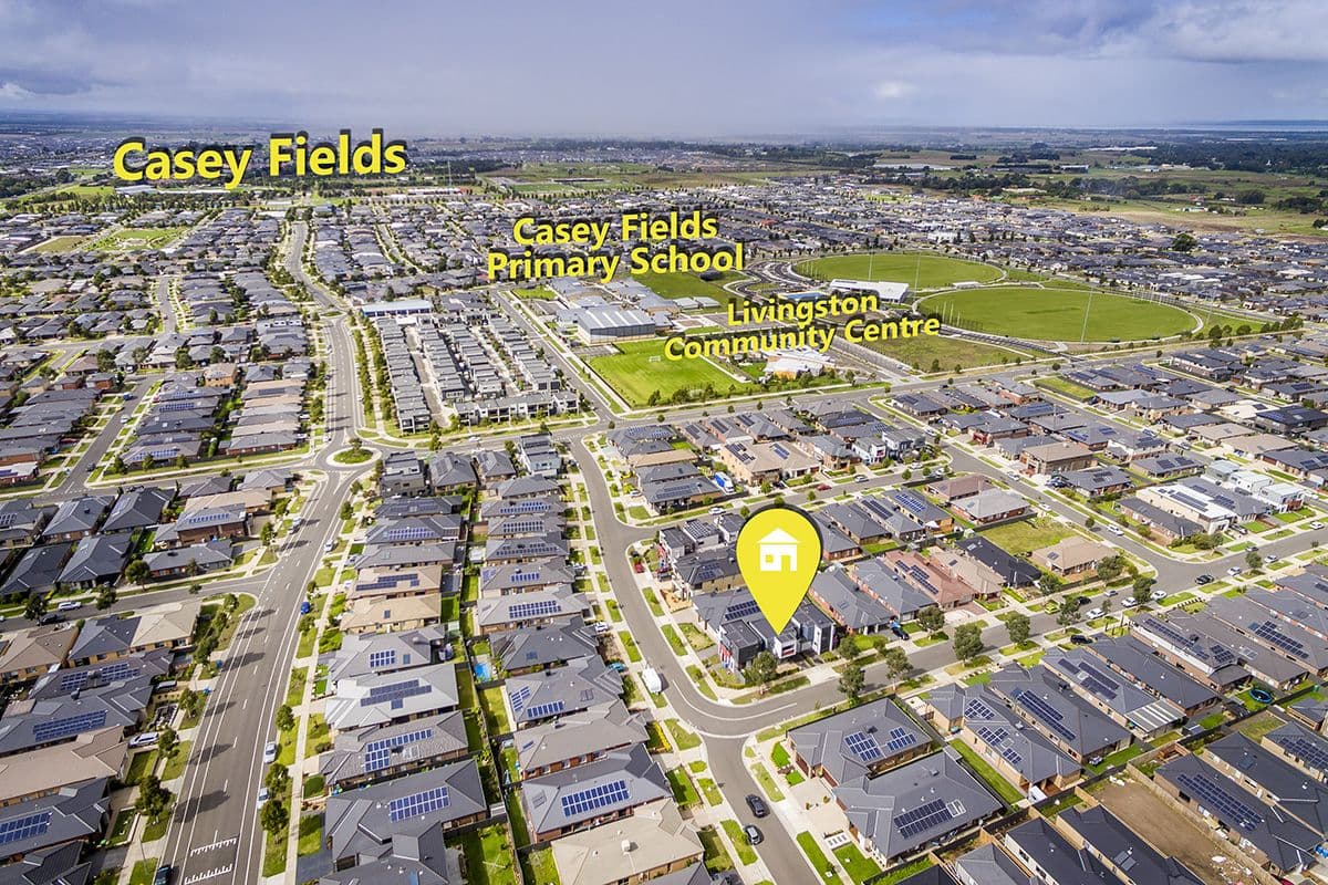 1 Celtic Drive, Cranbourne East VIC 3977, Cranbourne East - Thumbnail 3
